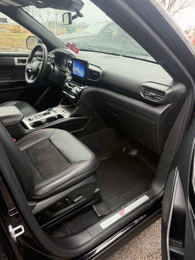 Ford ST-Line spotless interior after professional car care Kingston